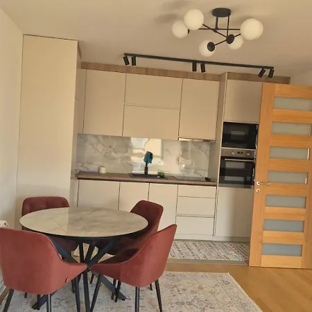 - Elegant 2br & 2ba *