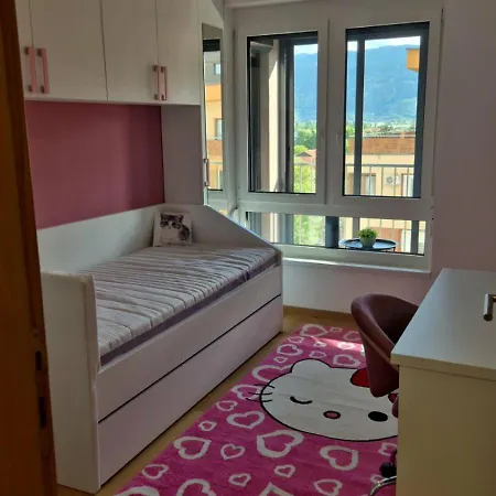 - Elegant 2br & 2ba *