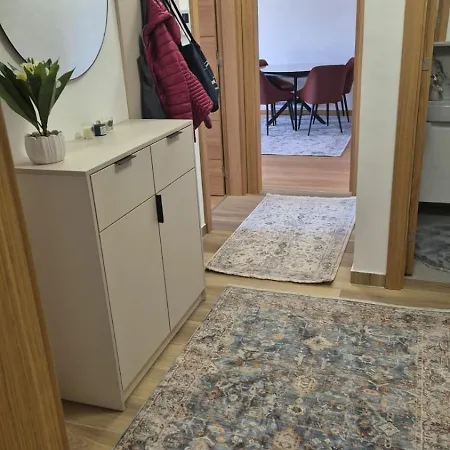 - Elegant 2br & 2ba *