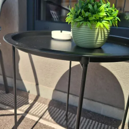 - Elegant 2br & 2ba Apartment