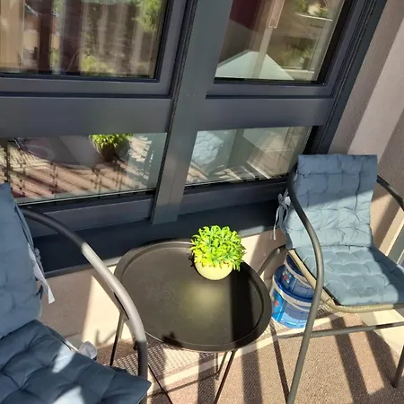 Apartment - Elegant 2br & 2ba *